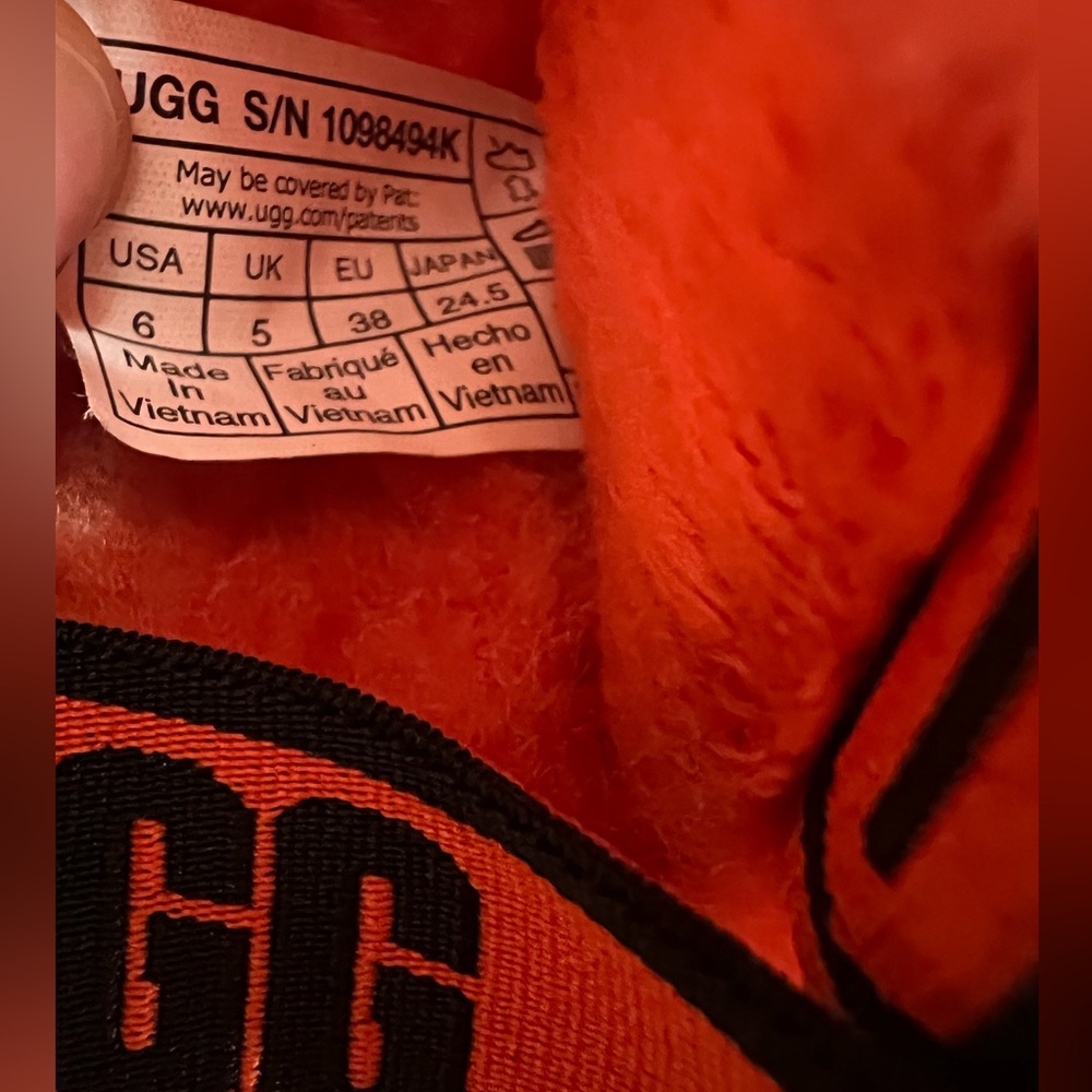UGG Fluff Yeah Slides Hazard Orange Size 6 Women EUC - Picture 7 of 11
